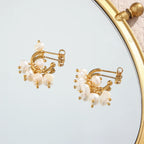 E.B.belle Brincos de argola de pérola de água doce super elegantes e delicados, mini brinco de pérola de ouro banhado a ouro 18K