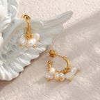 E.B.belle Brincos de argola de pérola de água doce super elegantes e delicados, mini brinco de pérola de ouro banhado a ouro 18K