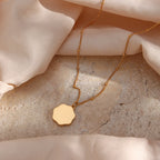E.B.belle-Colar de aço inoxidável para mulher, banhado a ouro 18K, fundição romântica doce, colar Sakura, flores de cerejeira, colares de flores