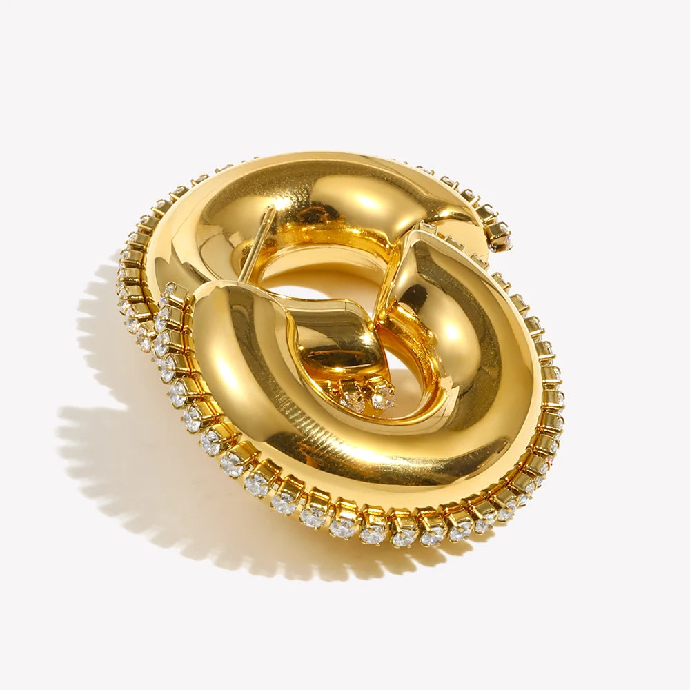 E.B.belle Brincos de argola ocos lisos com acabamento em zircônia, joias hipoalergênicas de aço inoxidável, brincos femininos banhados a ouro 18K