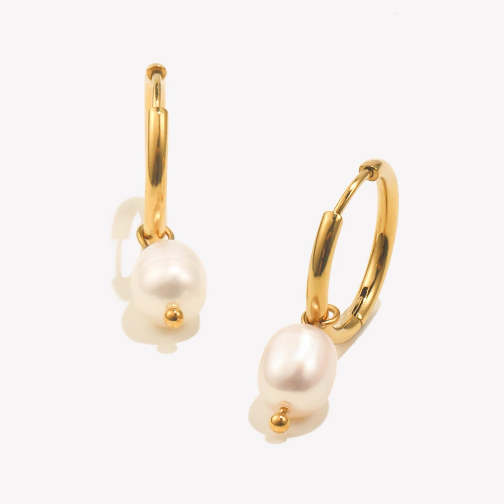 Ebbelle minimalista aço inoxidável pequenos brincos de argola de água doce pérola encantos meninas senhoras na moda jóias 2024 brincos de pérola