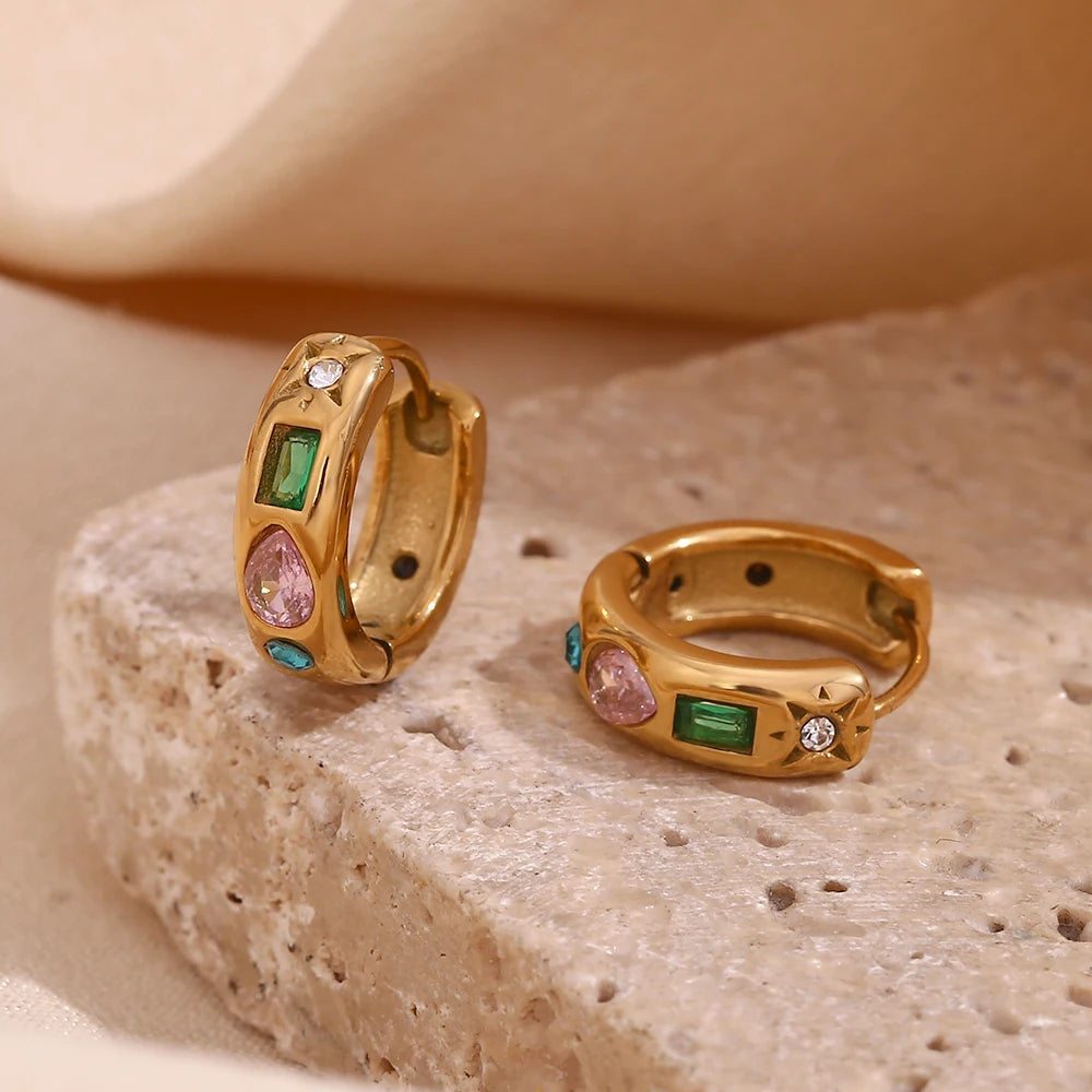 E.B.belle Brincos de argola de zircônia coloridos sem manchas brincos banhados a ouro 18K para mulheres joias de aço inoxidável 316L