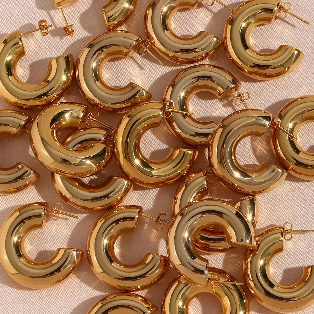 E.B.belle Brincos de argola banhados a ouro, leves e ocos, para mulheres, minimalistas, de aço inoxidável, à prova d'água, sem manchas