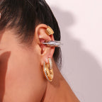 E.B.belle Brincos de argola ocos lisos com acabamento em zircônia, joias hipoalergênicas de aço inoxidável, brincos femininos banhados a ouro 18K