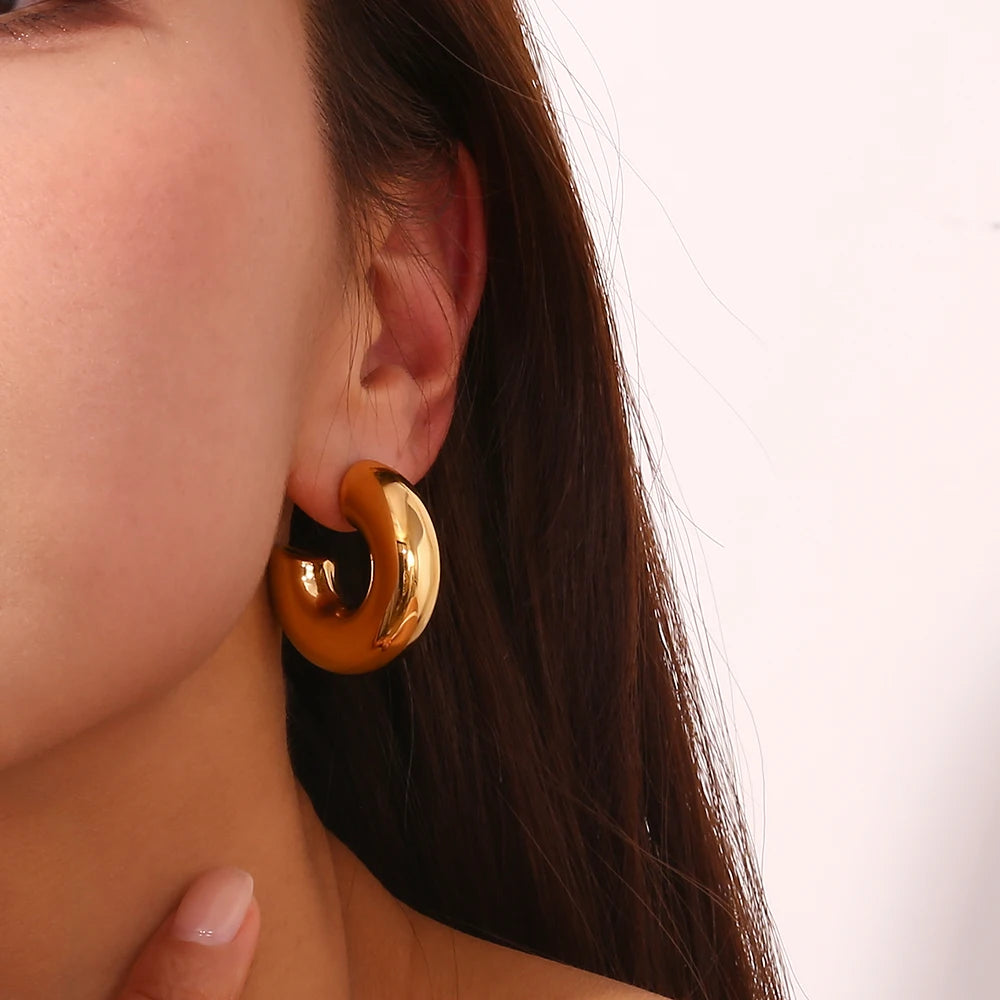 E.B.belle Brincos de argola banhados a ouro, leves e ocos, para mulheres, minimalistas, de aço inoxidável, à prova d'água, sem manchas