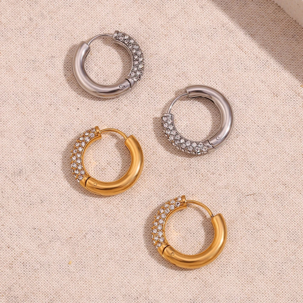 E.B.belle Brincos circulares semi-incrustados de zircônia, cor prata, aço inoxidável 316L, brincos femininos, joias banhadas a ouro 18K