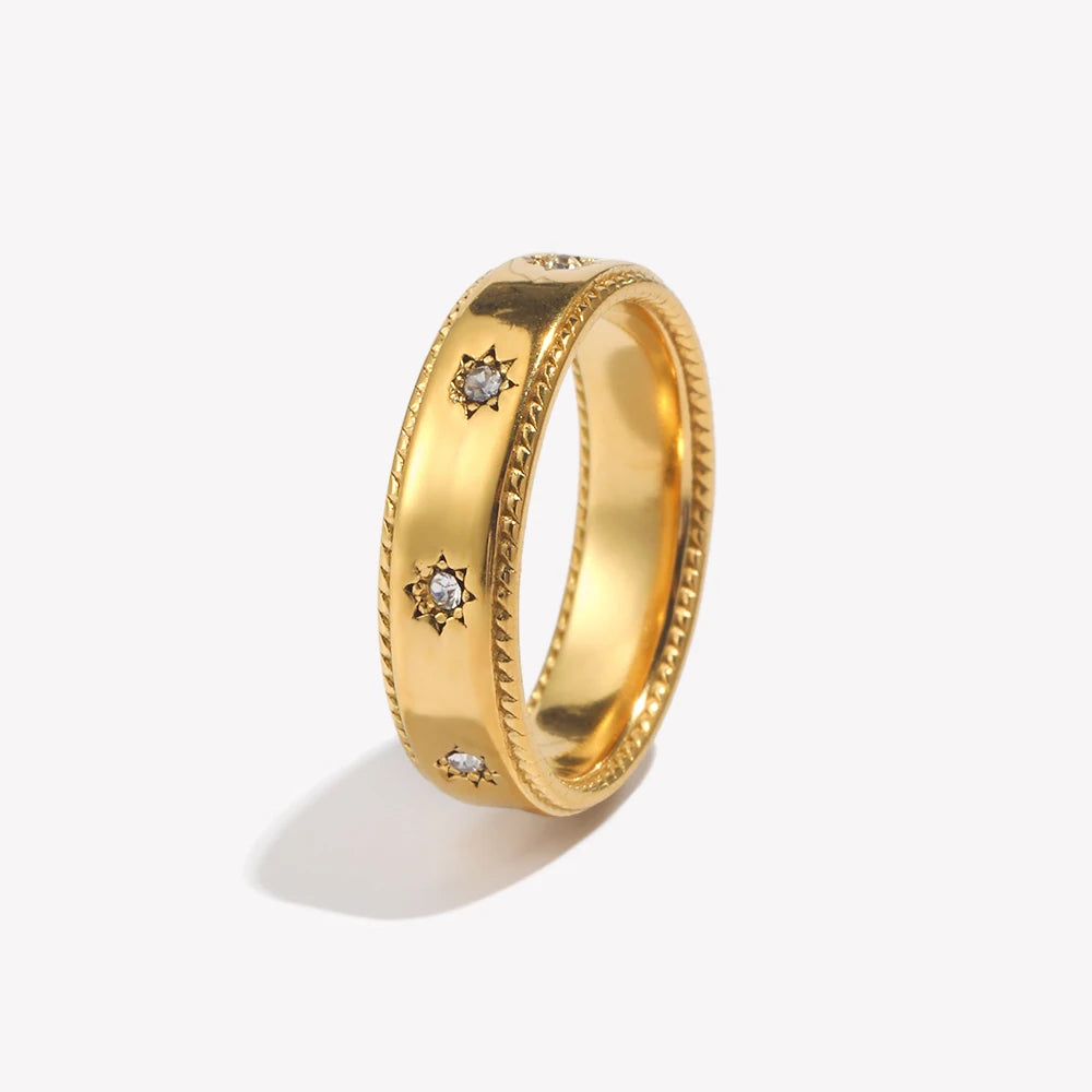 E.B.belle Joias de aço inoxidável para mulheres banhadas a ouro 18K à prova d'água cristal transparente zircão estrela fundida anéis de ouro para mulheres