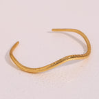 Ebbelle 2024 novo em férias praia acessórios à prova dwaterproof água forma de onda manguito pulseira para mulher pulseiras de aço inoxidável