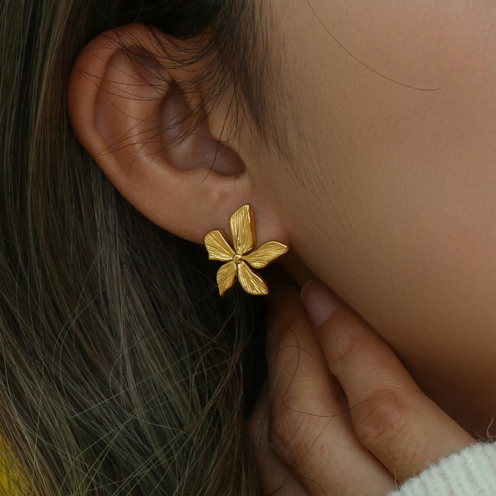 Ebbelle elegante romântico flor brincos para mulher à prova dwaterproof água de aço inoxidável dourado forma floral jóias presente para senhoras