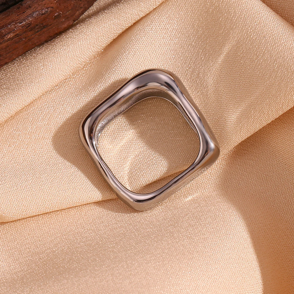 Ebbelle Anel geométrico quadrado simples cor prata anéis de aço inoxidável para decoração feminina acessórios banhados a ouro 18K