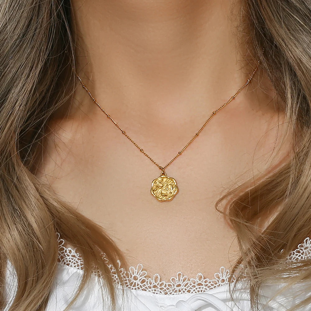 E.B.belle-Colar de aço inoxidável para mulher, banhado a ouro 18K, fundição romântica doce, colar Sakura, flores de cerejeira, colares de flores