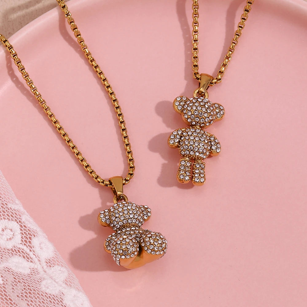 E.B.belle Colar com pingente de urso sentado, resistente à água, banhado a ouro 18K, aço inoxidável 316L
