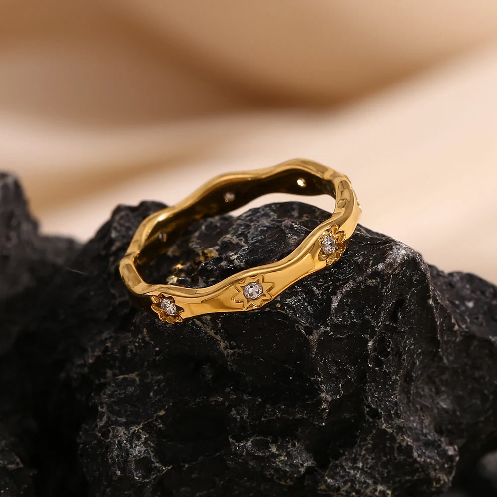 Ebbelle strass oito awn estrela forma de onda anel de aço inoxidável 18k banhado a ouro requintado jóias femininas para festa namoro