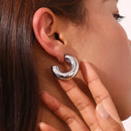 E.B.belle Brincos de argola banhados a ouro, leves e ocos, para mulheres, minimalistas, de aço inoxidável, à prova d'água, sem manchas