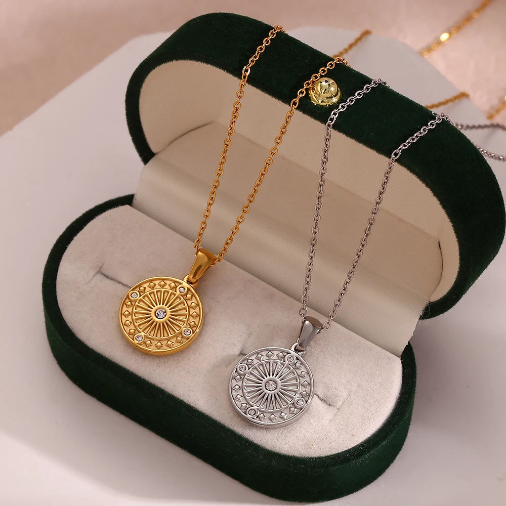 Clássico minimalista redondo banhado a ouro colares de moedas para mulheres, aço inoxidável, impermeável círculo pingente colarinho, cor prata