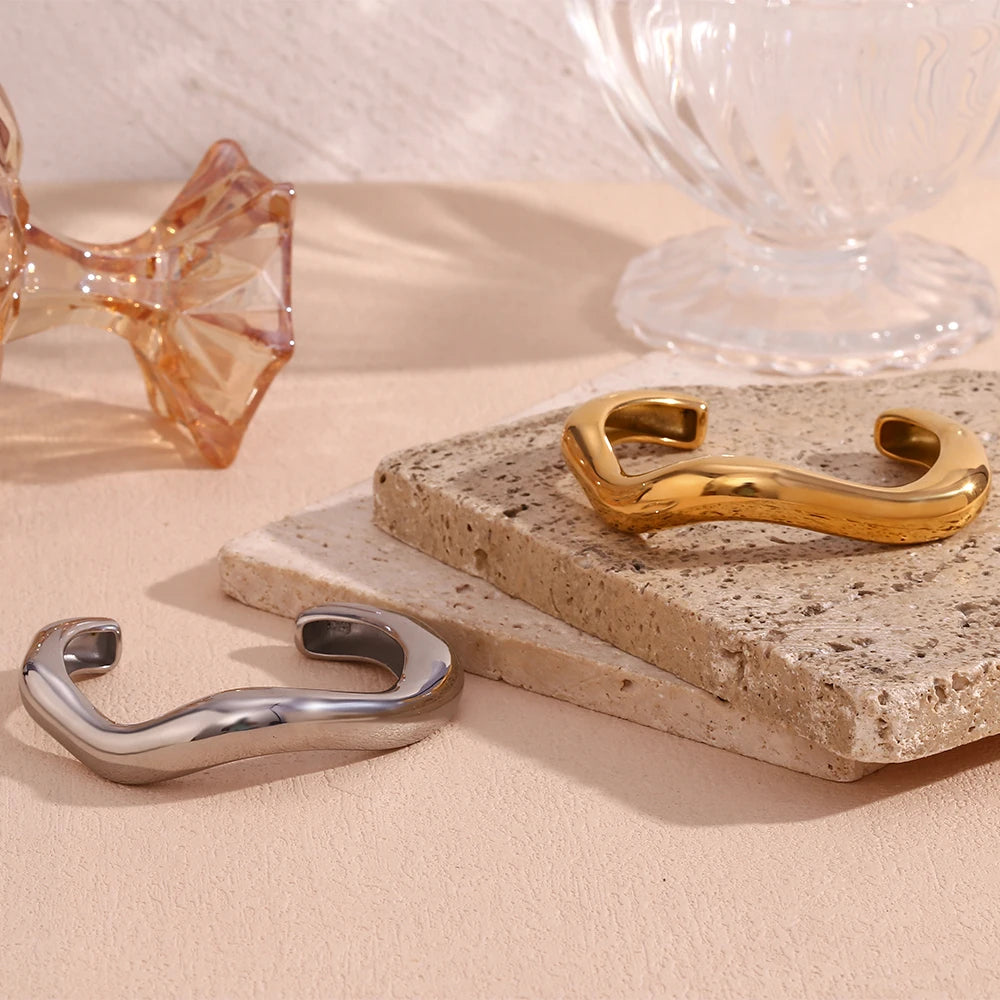 Ebbelle Pulseira aberta de onda líquida irregular exagerada banhada a ouro 18K pulseiras de mão femininas joias de aço inoxidável
