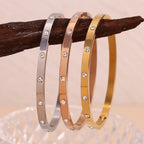 E.B.belle Pulseira com fivela de zircônia pontilhada, resistente à água, pulseira de aço inoxidável 316L para mulheres, joias banhadas a ouro 18K